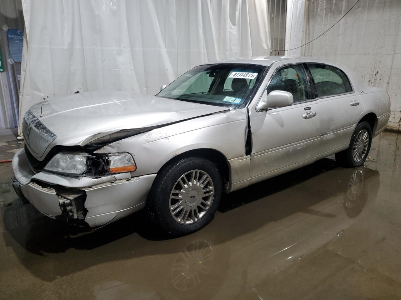 LINCOLN TOWN CAR S 2008