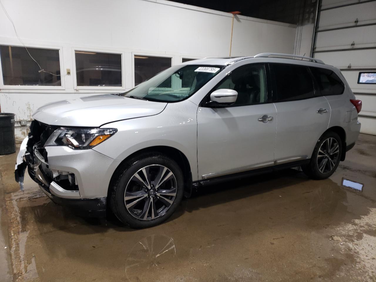 NISSAN PATHFINDER 2017