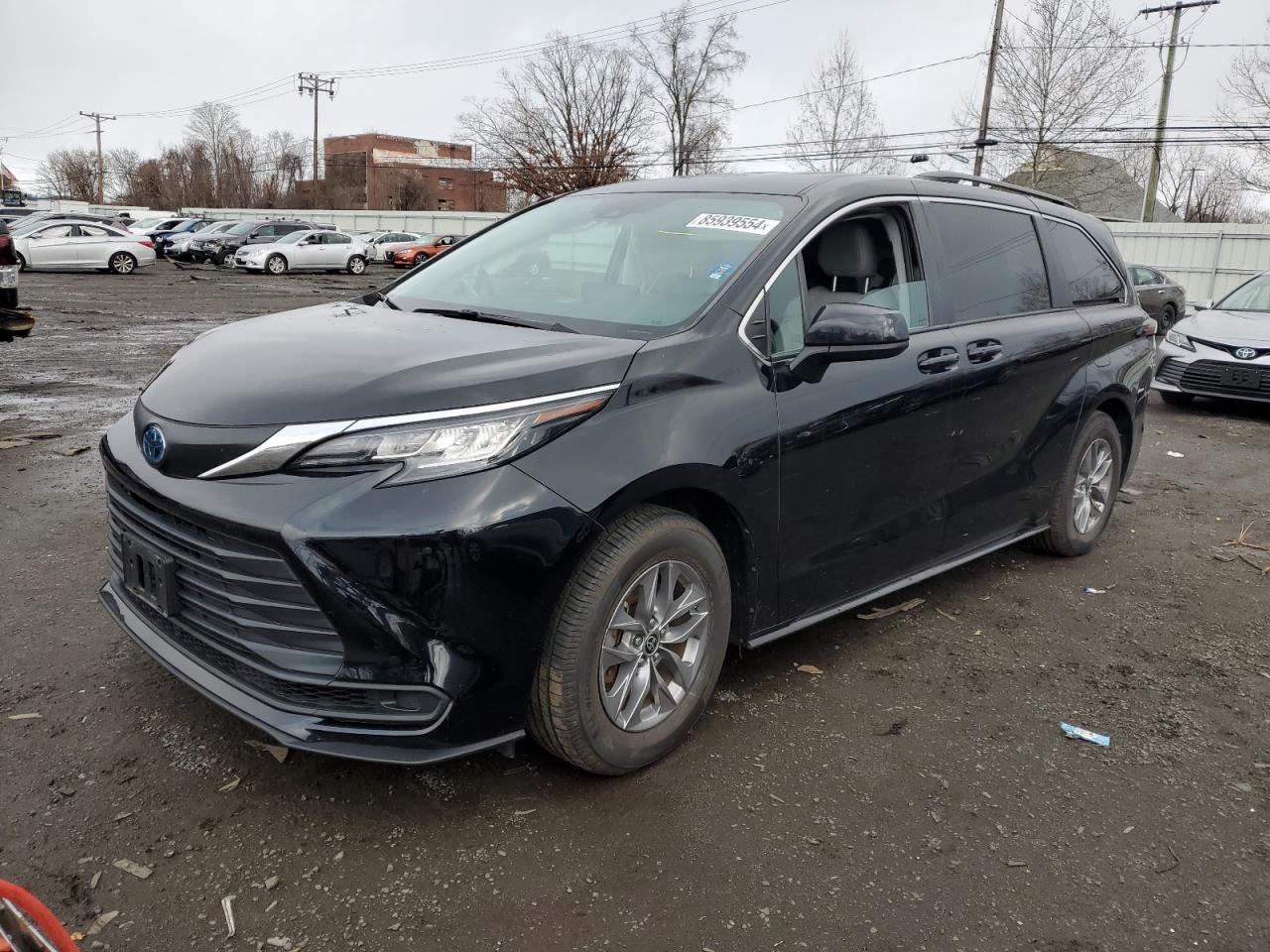 TOYOTA SIENNA LE 2022