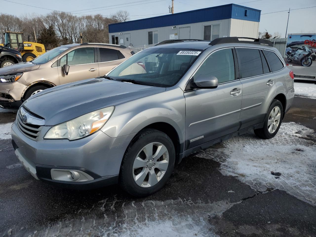 SUBARU OUTBACK 2. 2011