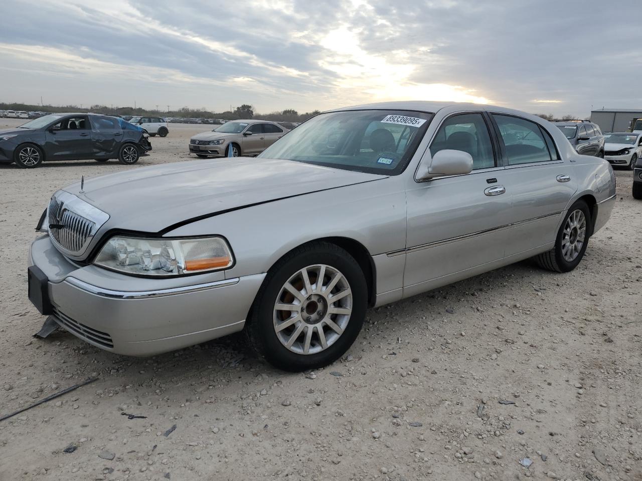 LINCOLN TOWN CAR S 2006