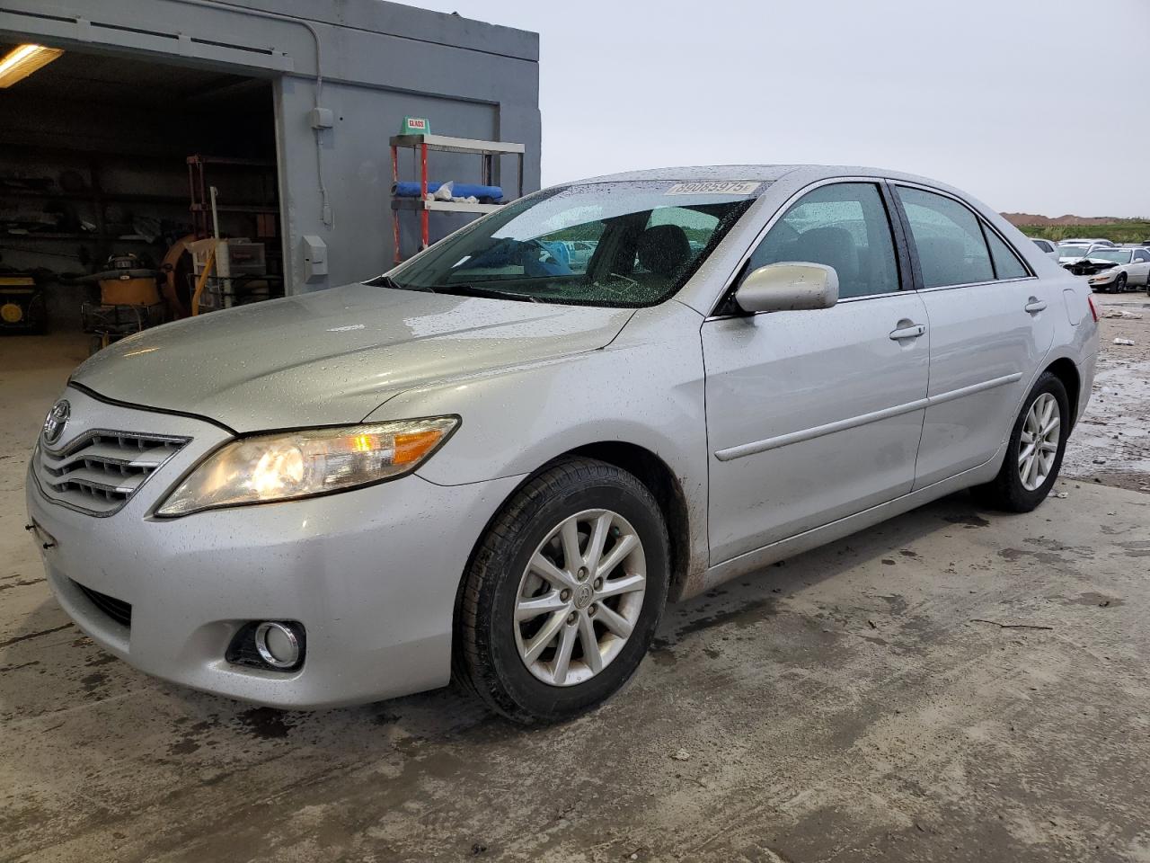 TOYOTA CAMRY SE 2011