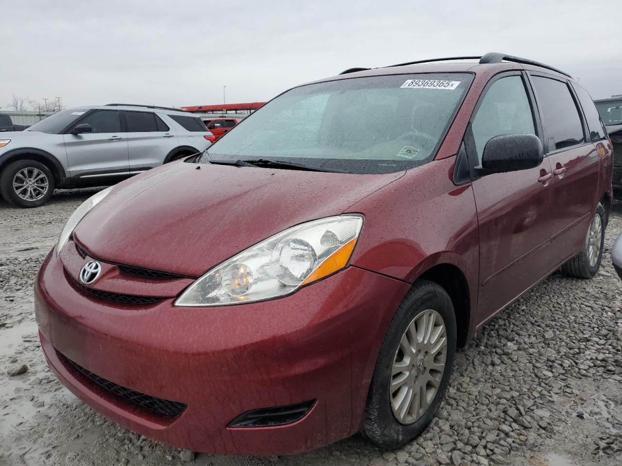 TOYOTA SIENNA CE 2010
