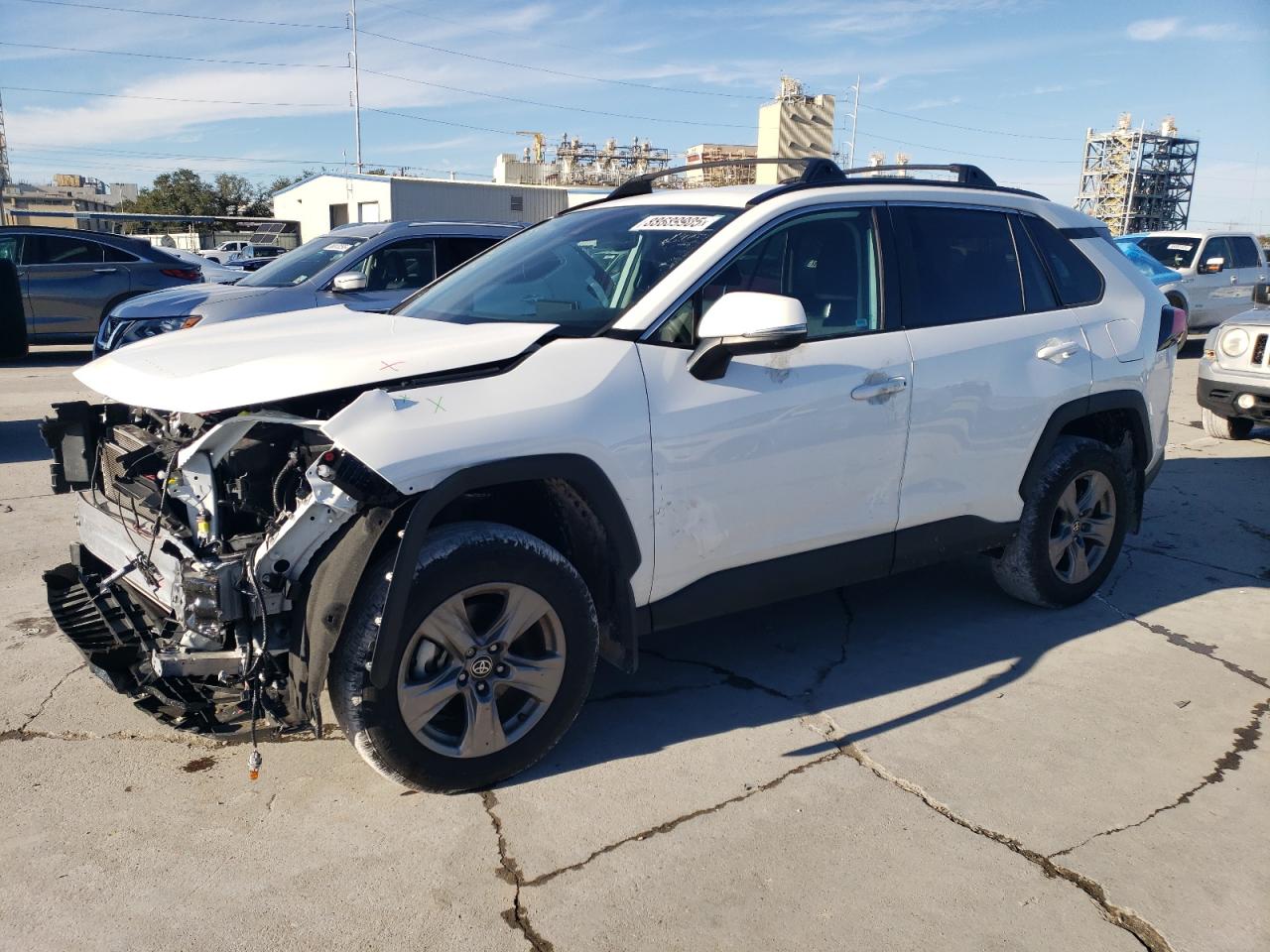 TOYOTA RAV4 XLE 2024
