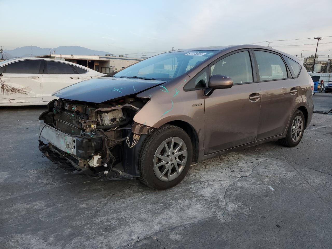 TOYOTA PRIUS V 2016