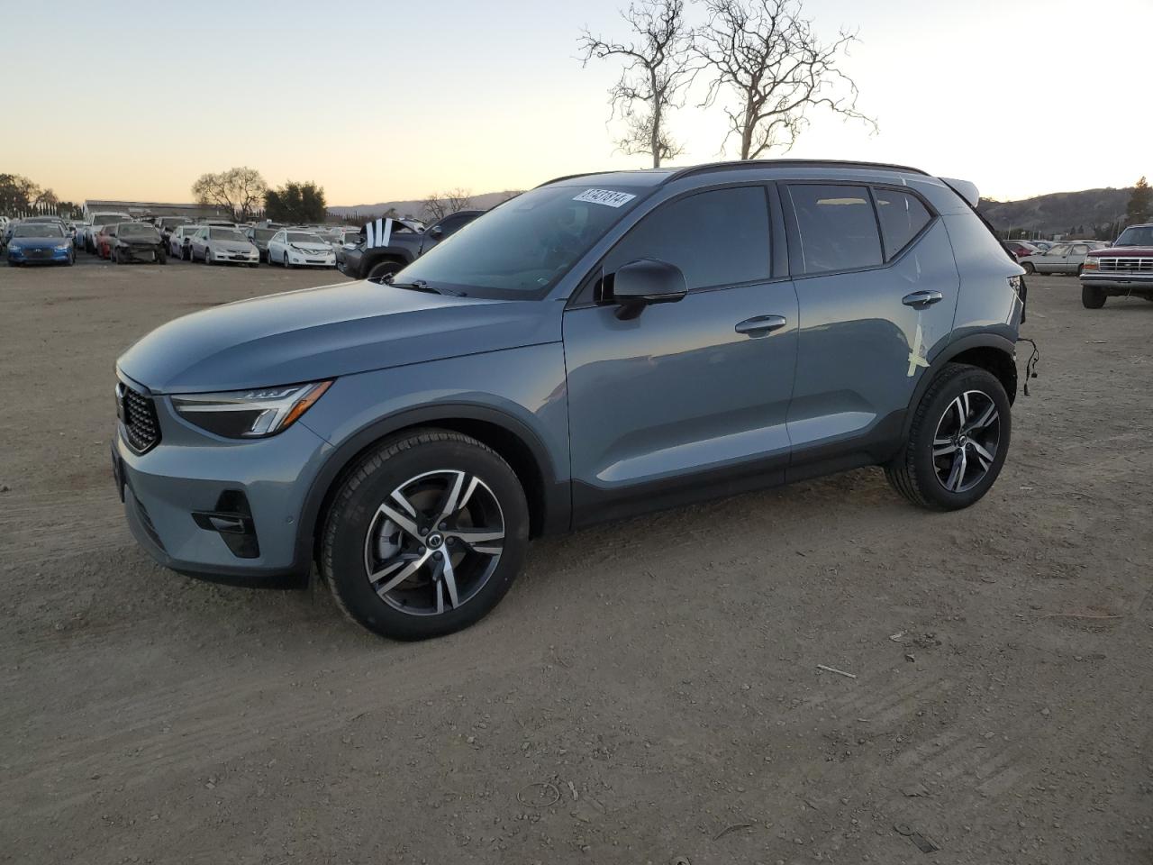 VOLVO XC40 PLUS 2023