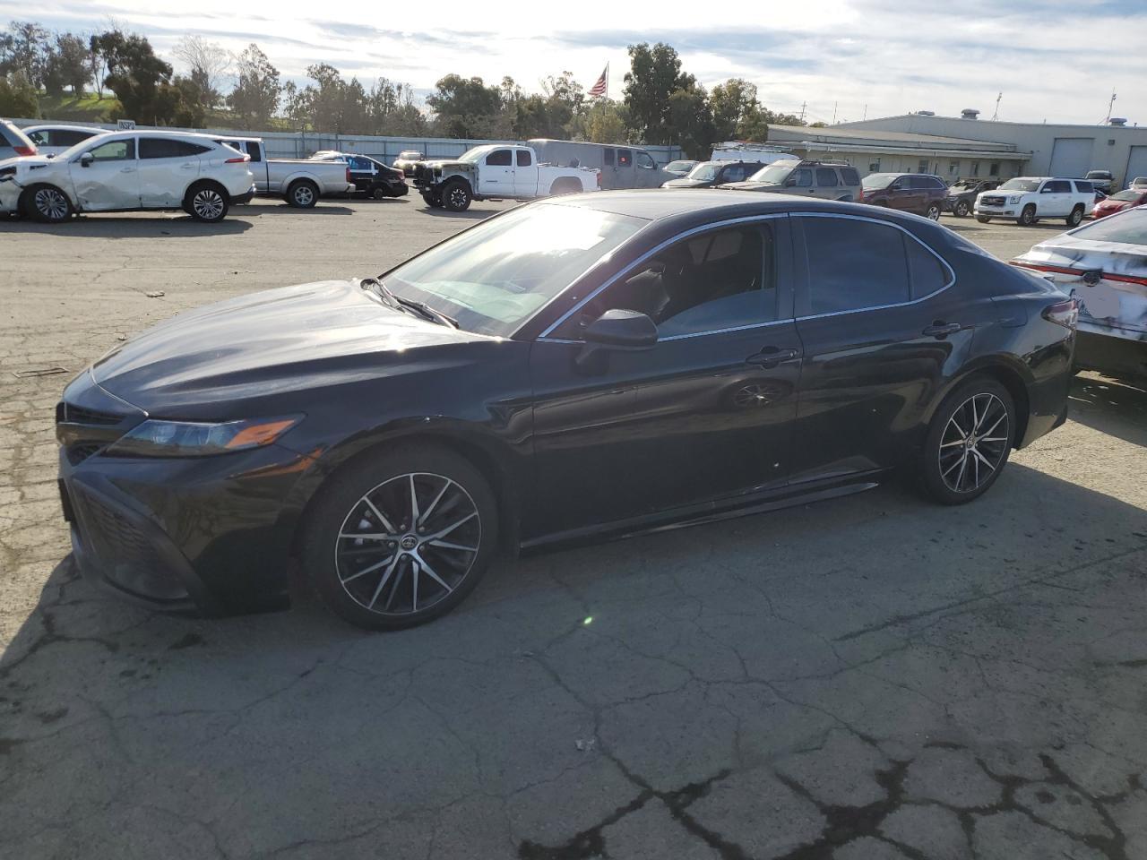 TOYOTA CAMRY SE 2021