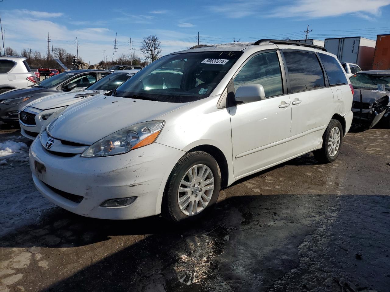 TOYOTA SIENNA XLE 2010