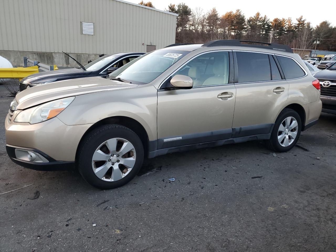 SUBARU OUTBACK 2. 2010