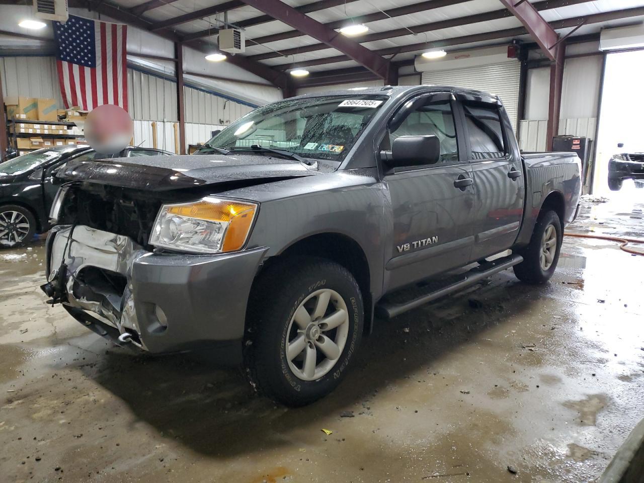 NISSAN TITAN S 2014