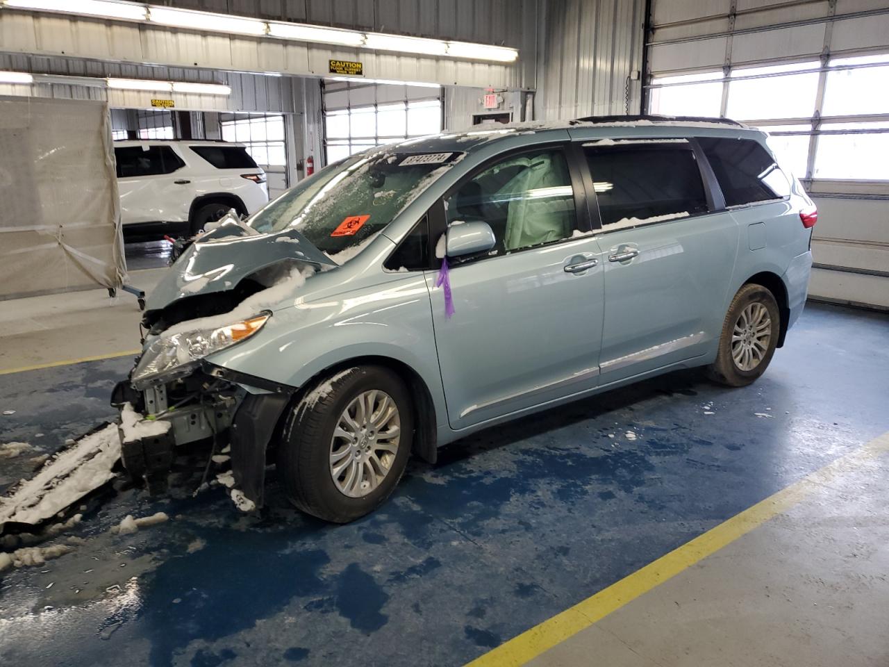 TOYOTA SIENNA XLE 2017