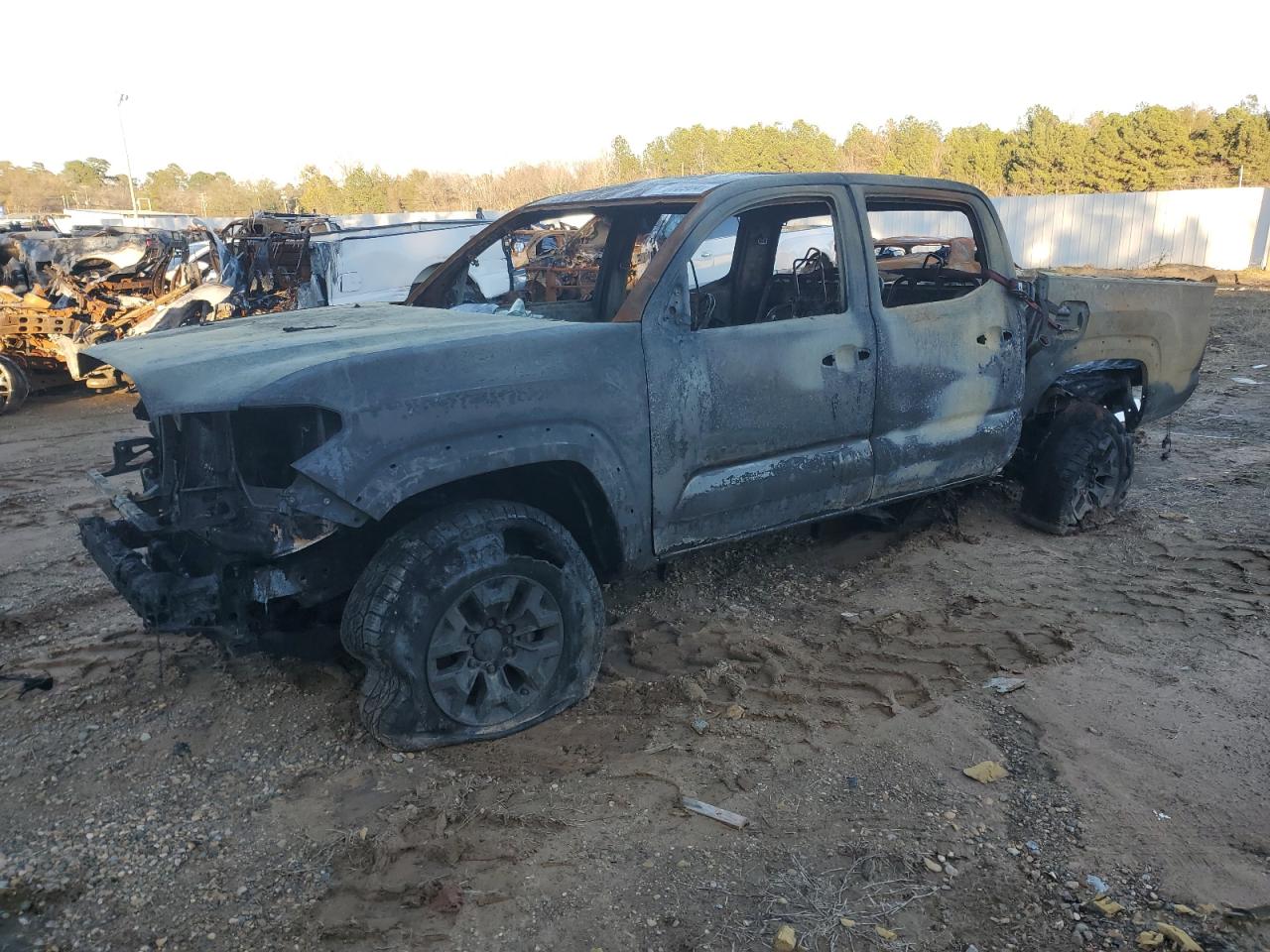 TOYOTA TACOMA DOU 2021