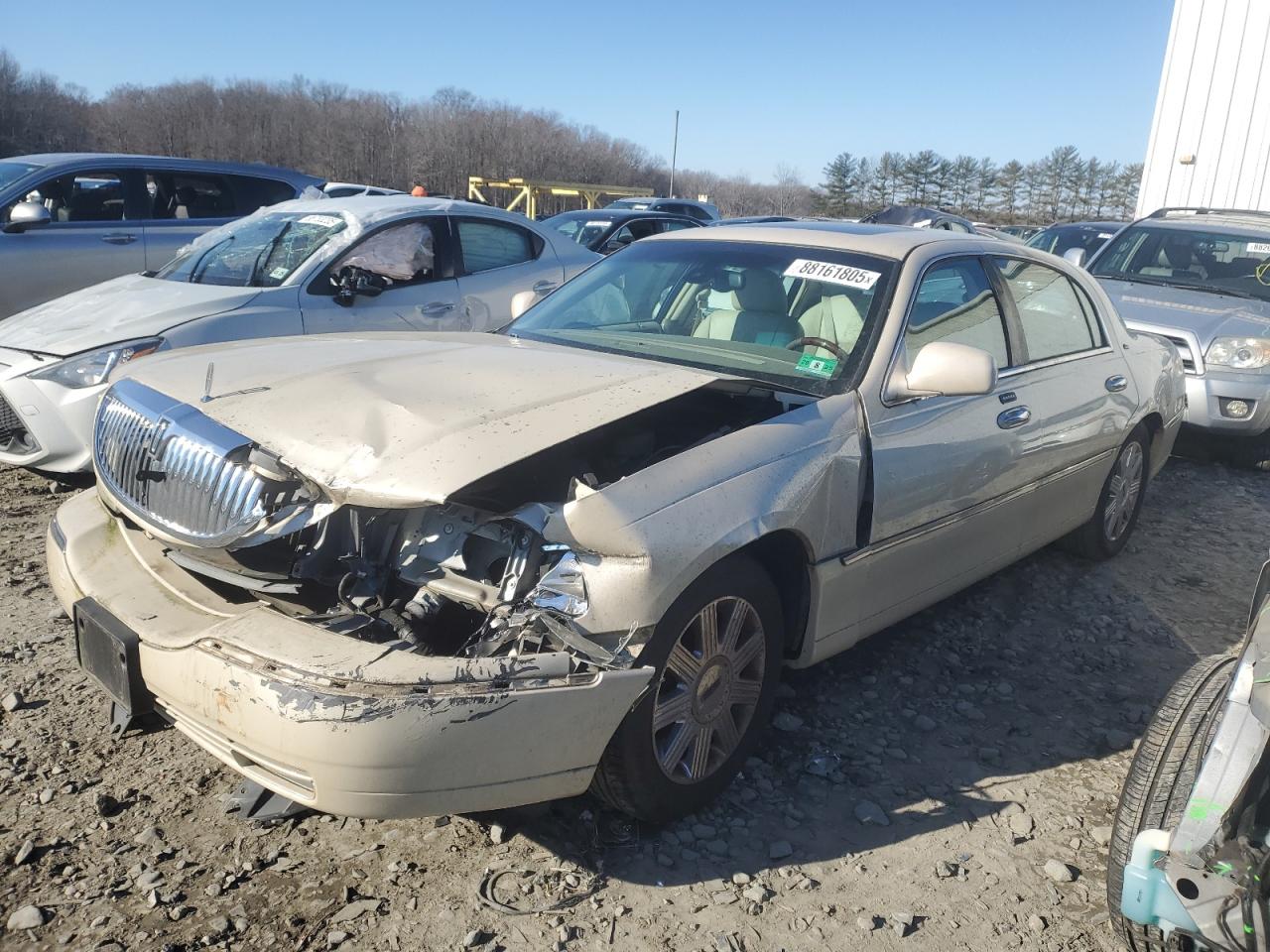 LINCOLN TOWN CAR C 2003