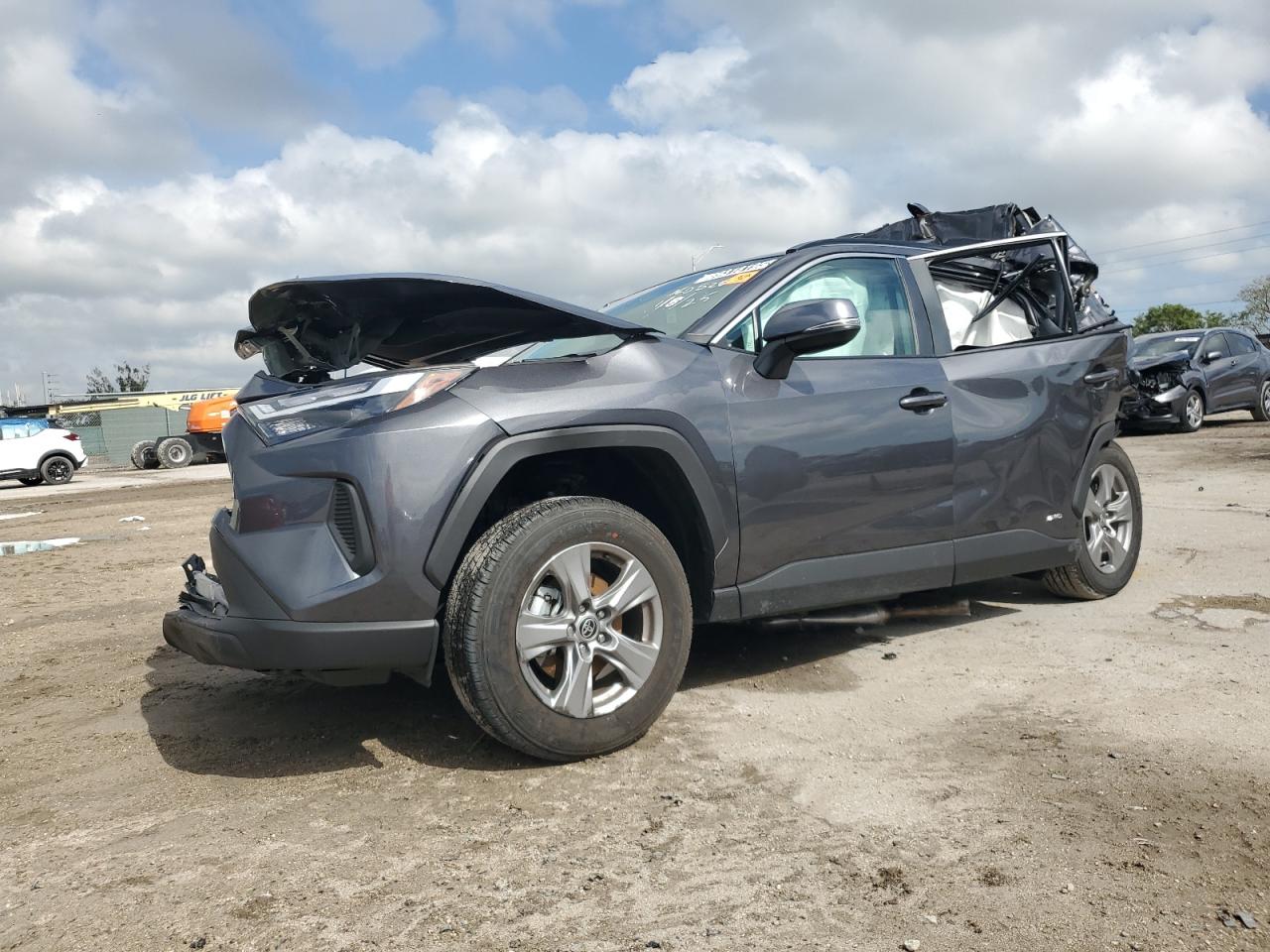 TOYOTA RAV4 LE 2024