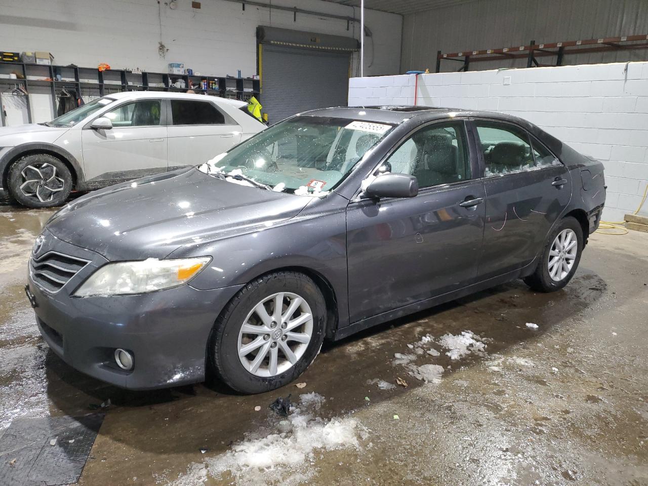 TOYOTA CAMRY BASE 2011