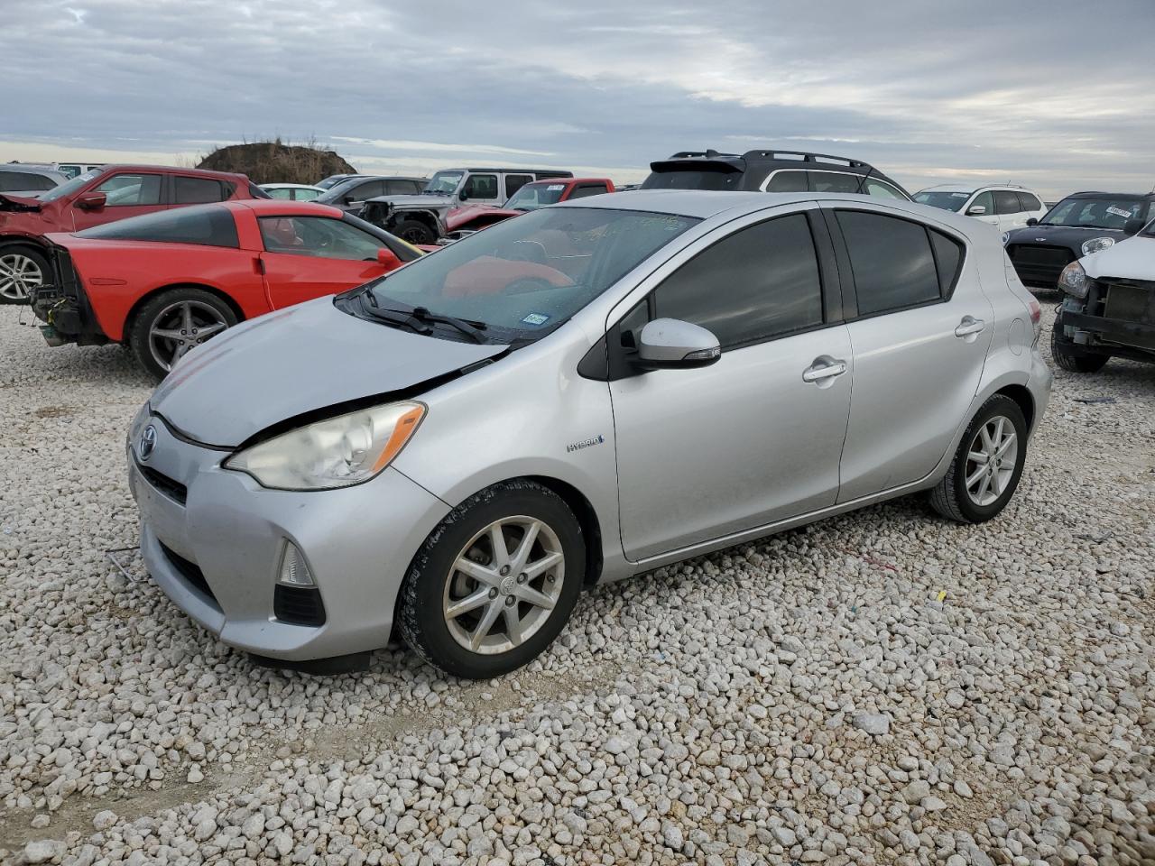 TOYOTA PRIUS C 2013