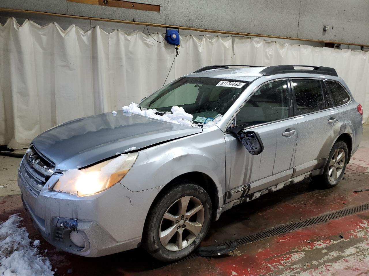 SUBARU OUTBACK 2. 2013
