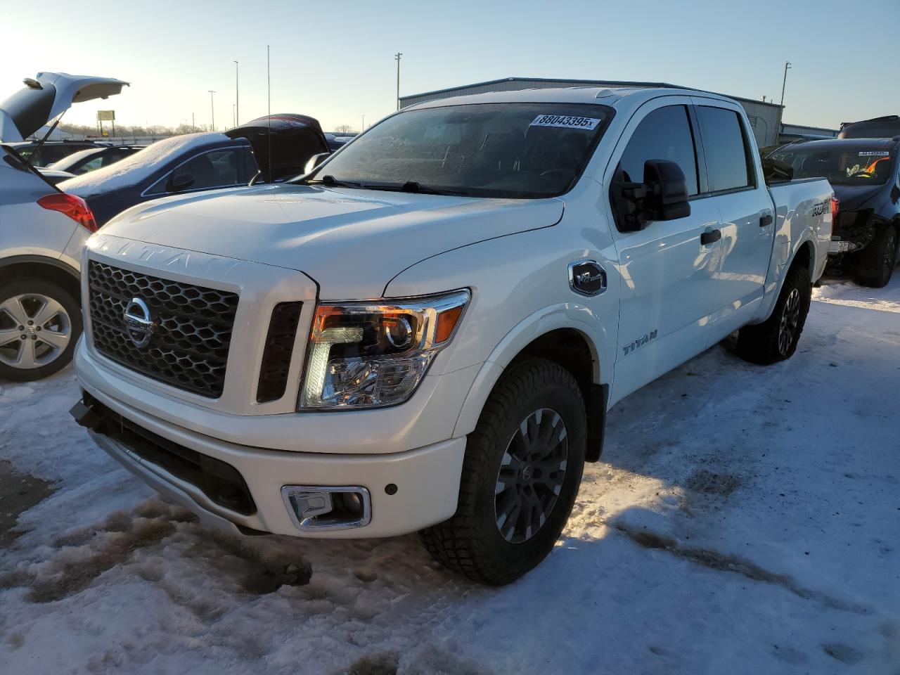 NISSAN TITAN SV 2017