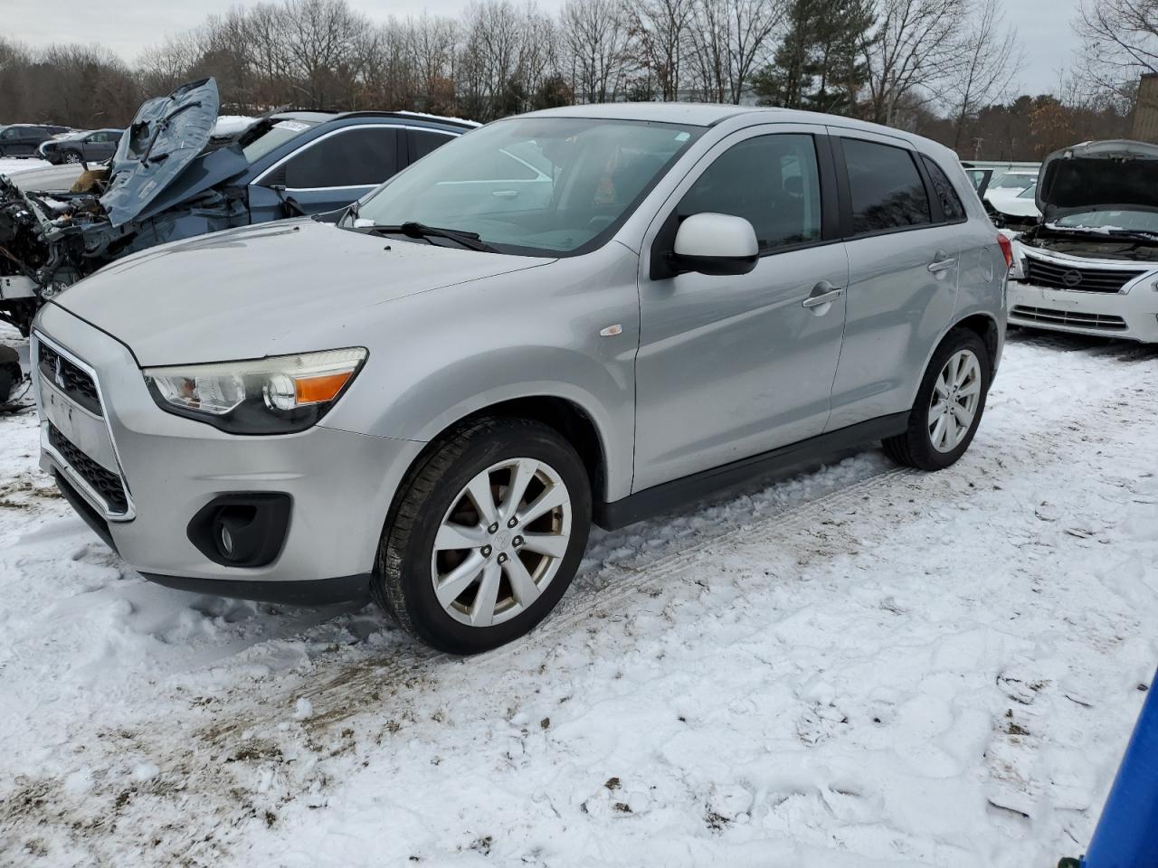 MITSUBISHI OUTLANDER 2013