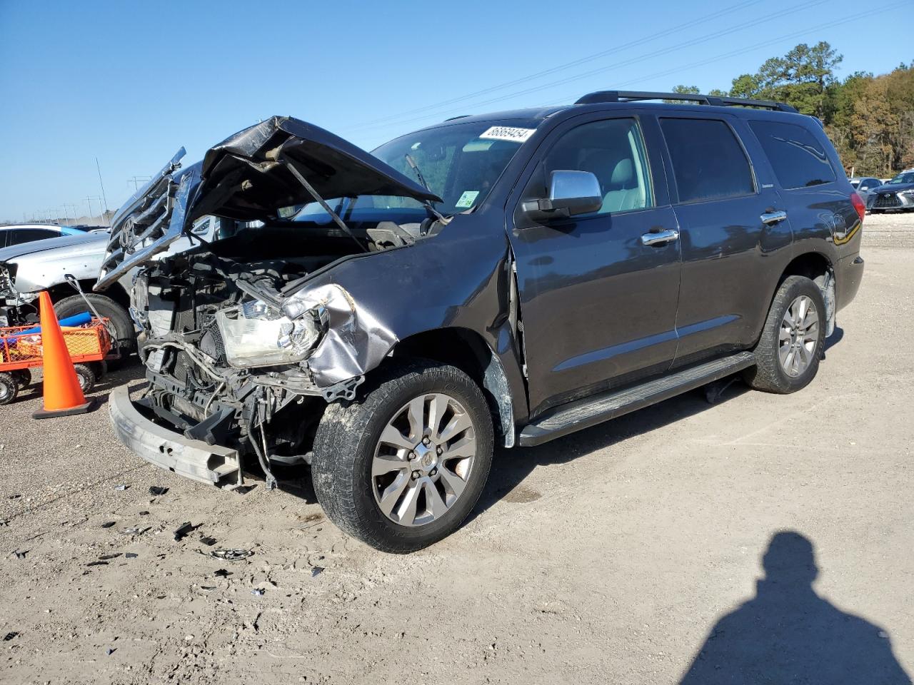 TOYOTA SEQUOIA LI 2011