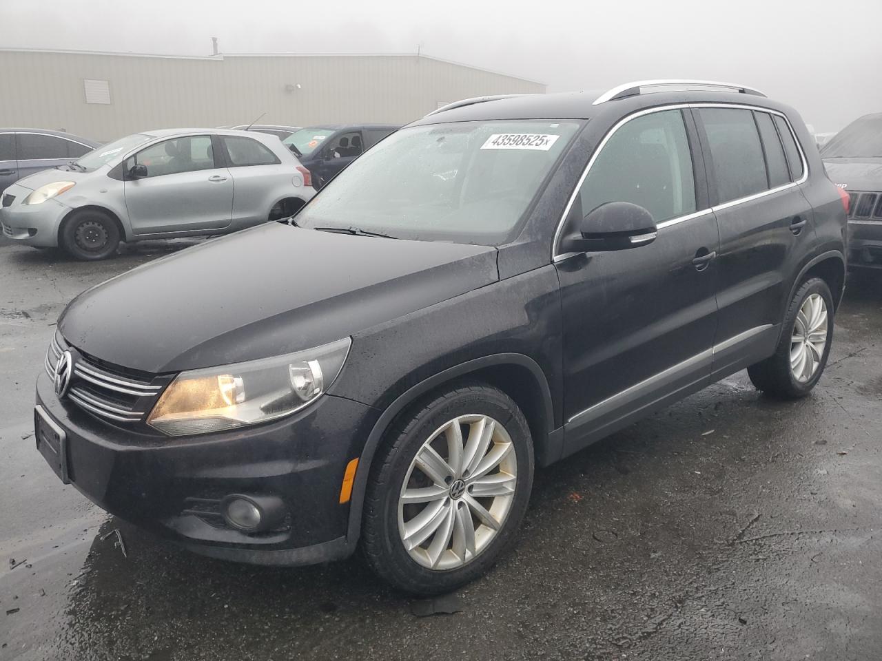 VOLKSWAGEN TIGUAN S 2012