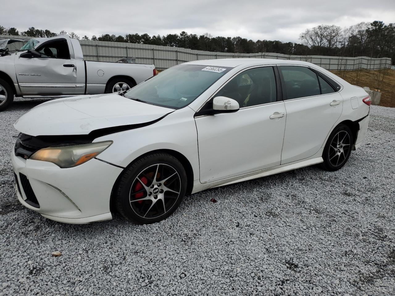 TOYOTA CAMRY LE 2016