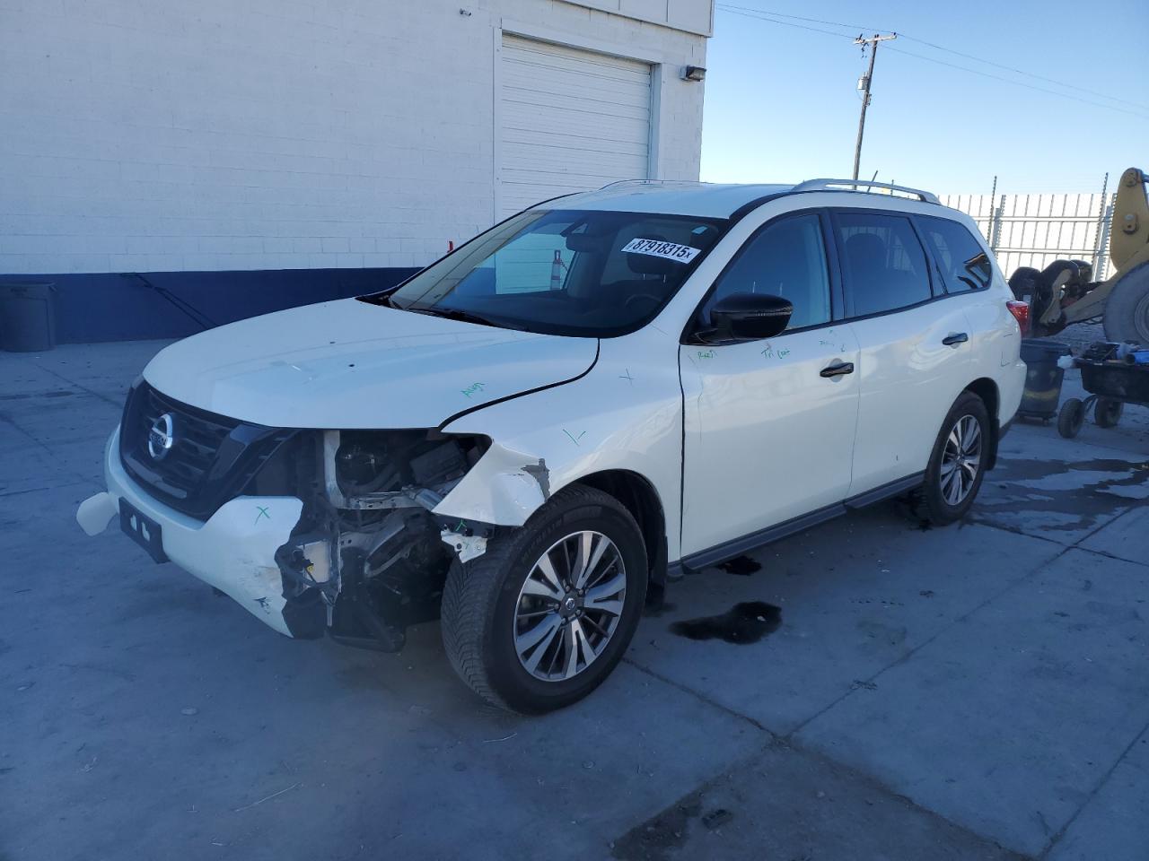 NISSAN PATHFINDER 2017