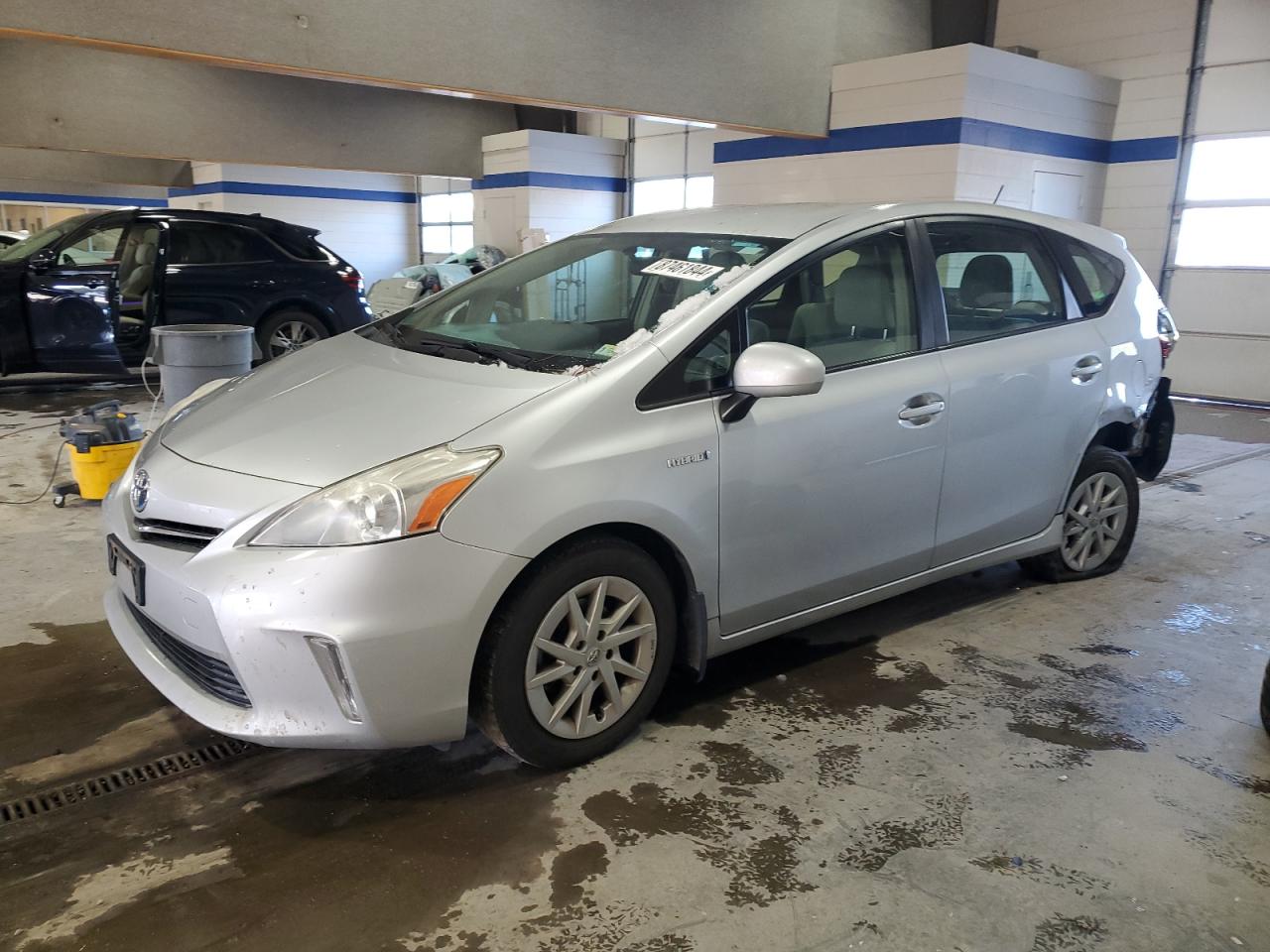 TOYOTA PRIUS V 2012