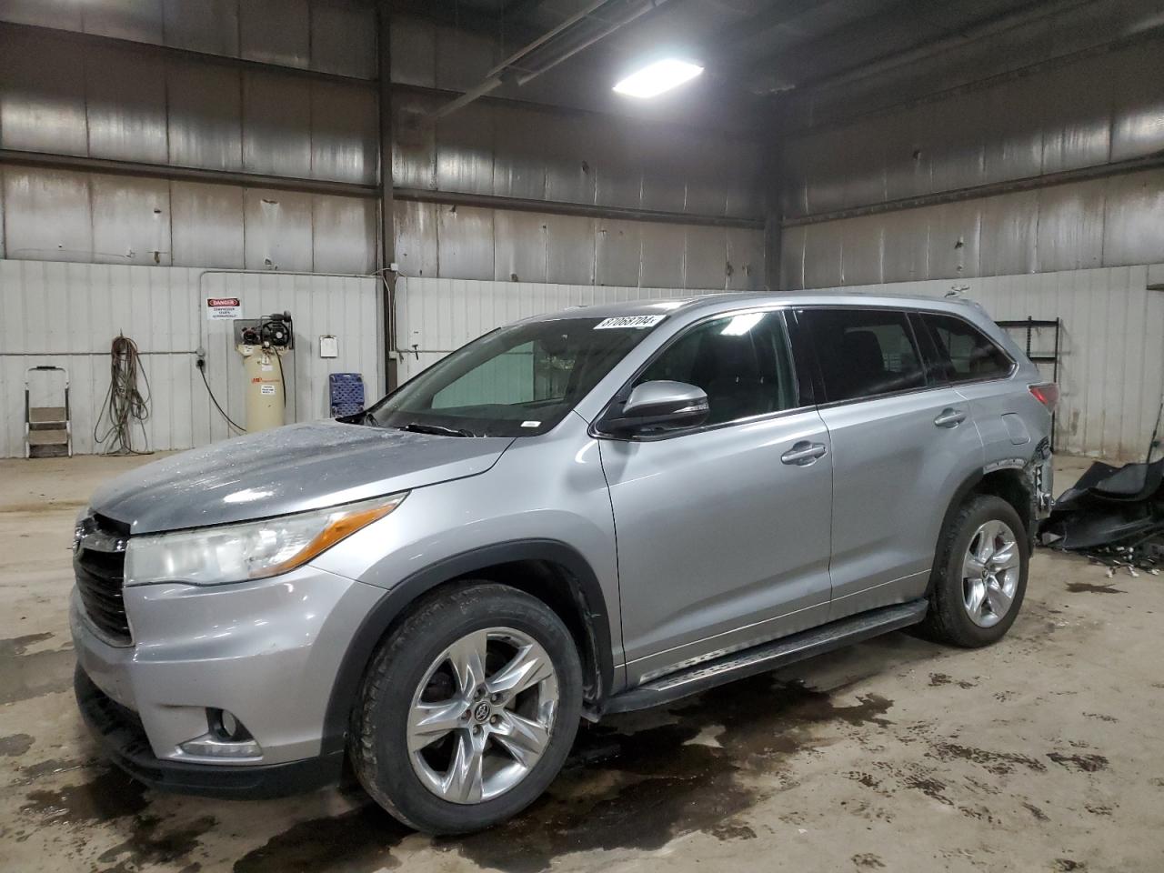 TOYOTA HIGHLANDER 2016