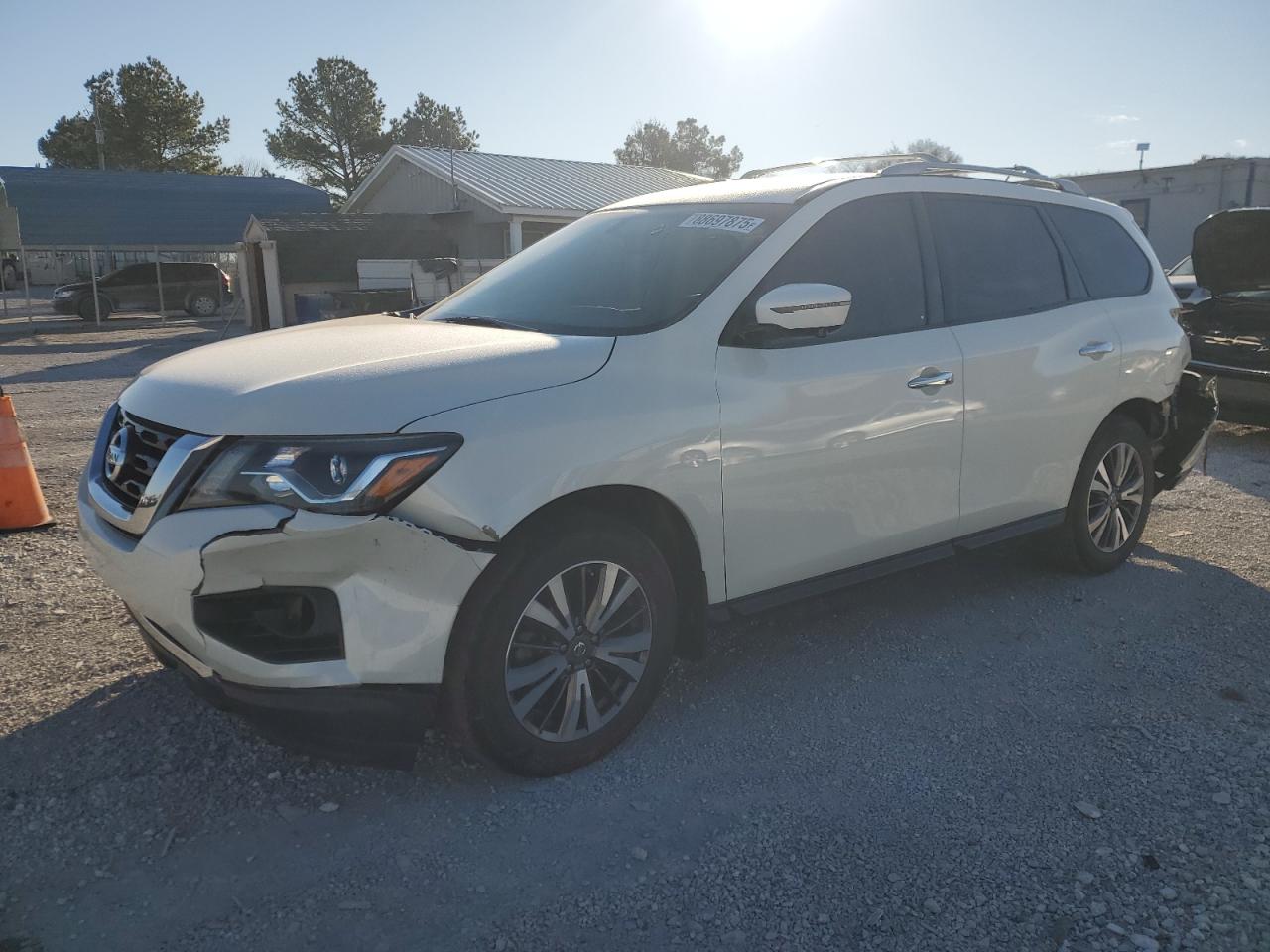 NISSAN PATHFINDER 2017