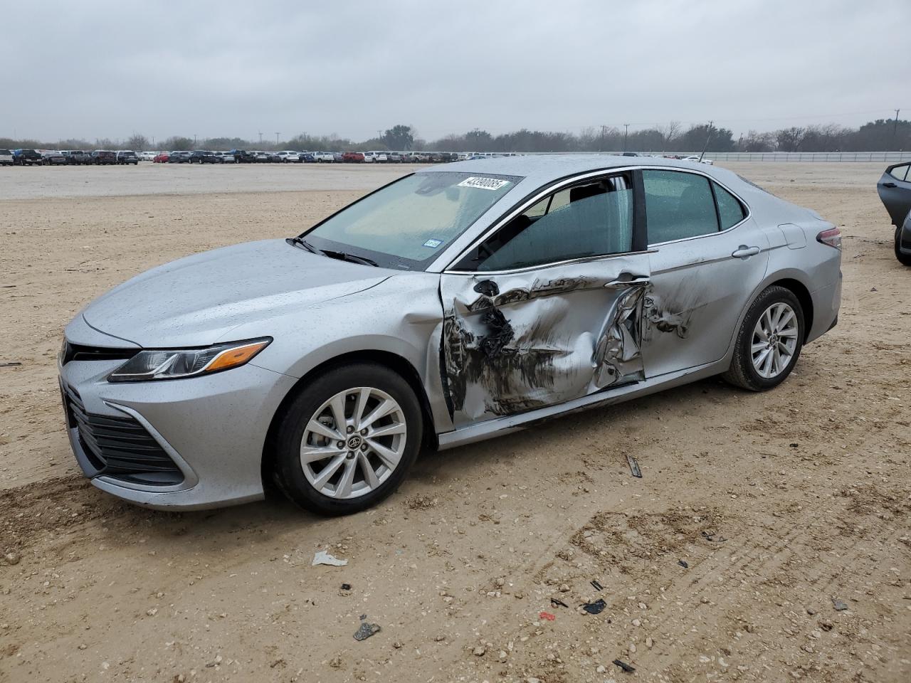 TOYOTA CAMRY LE 2024