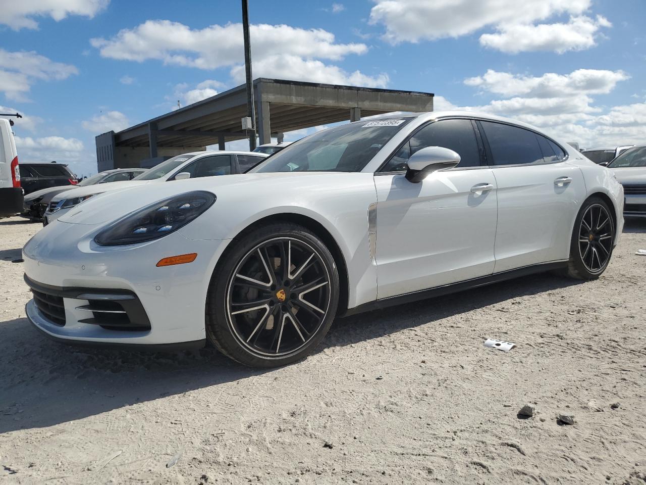 PORSCHE PANAMERA 4 2018
