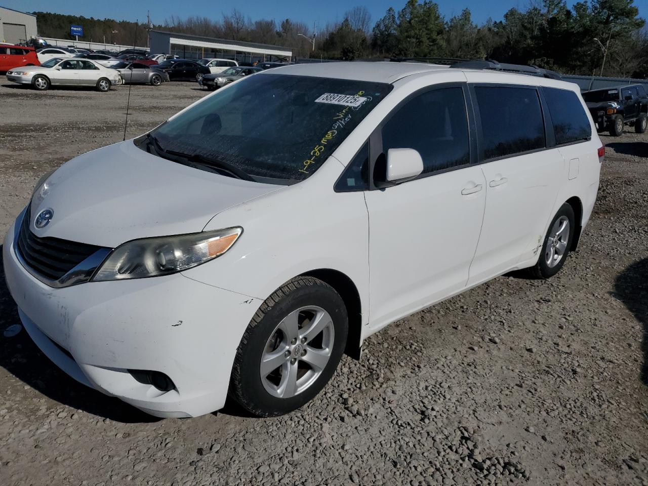 TOYOTA SIENNA LE 2012