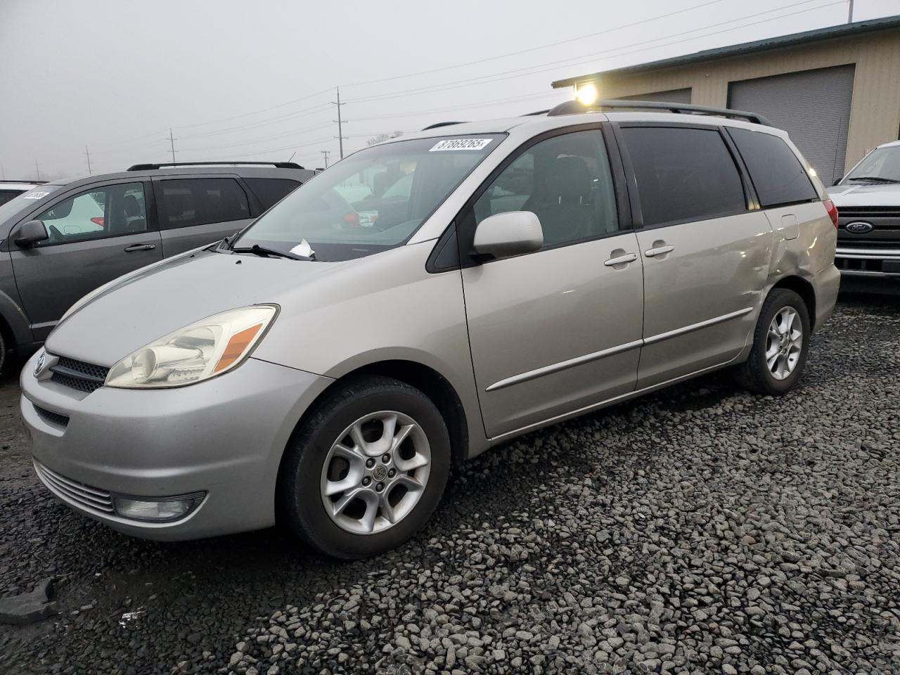 TOYOTA SIENNA XLE 2005