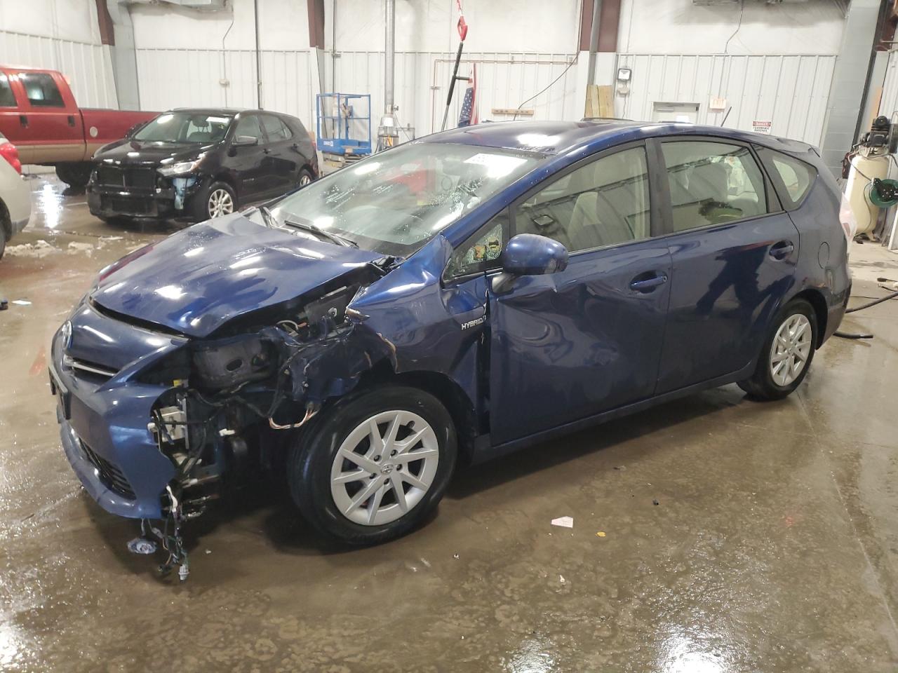 TOYOTA PRIUS V 2012
