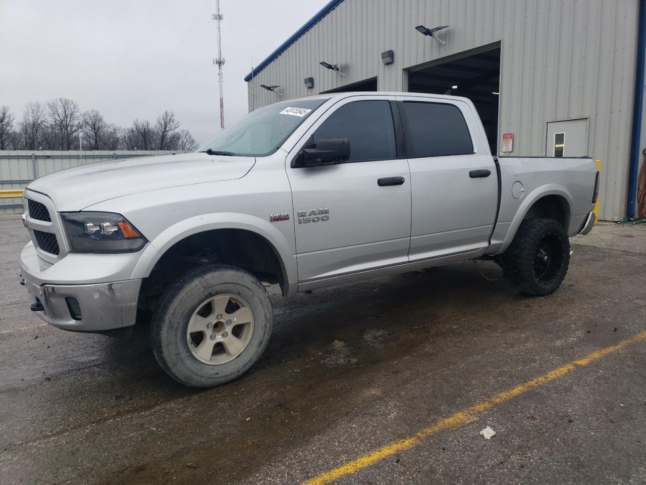 RAM 1500 SLT 2015