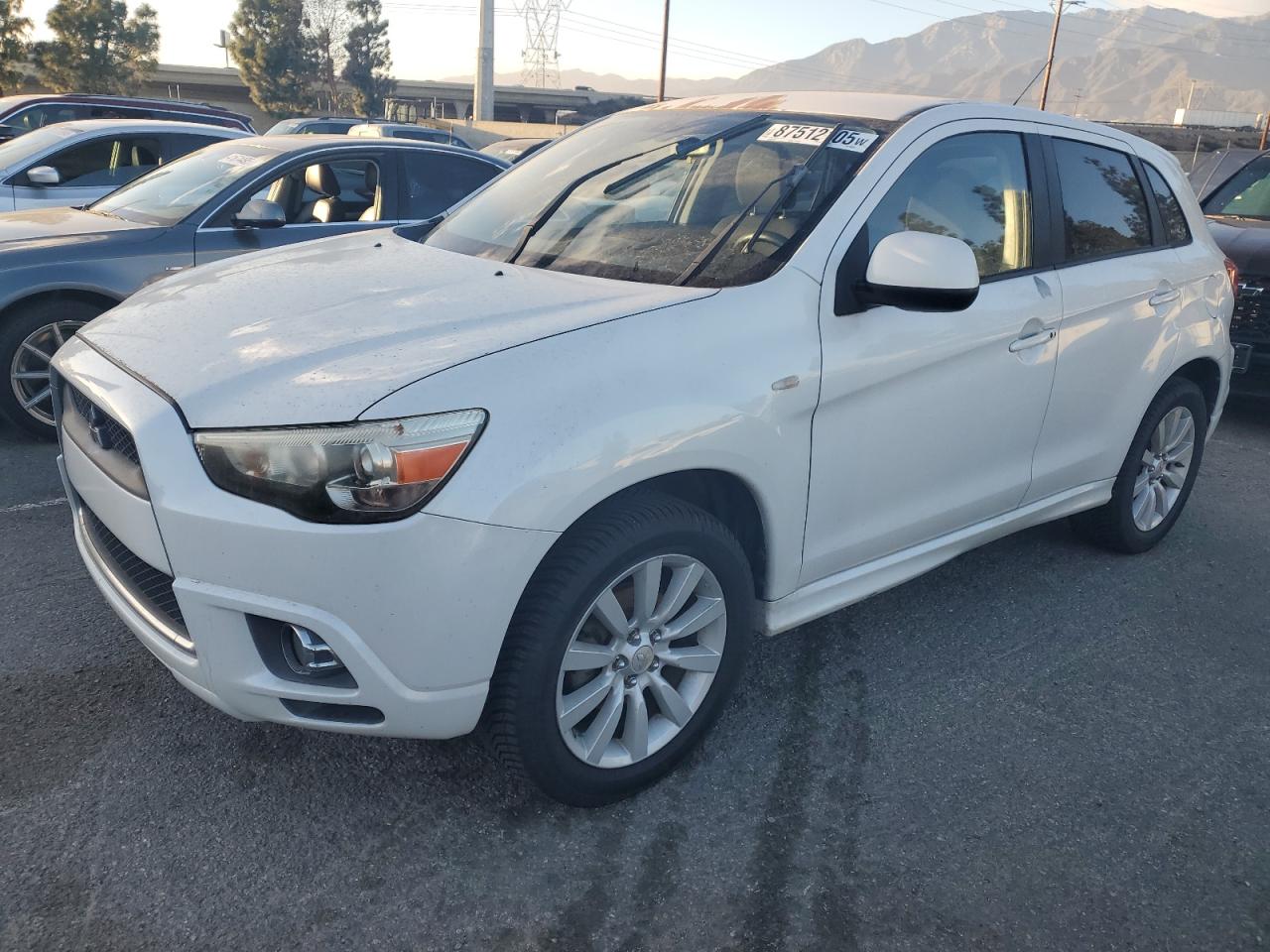 MITSUBISHI OUTLANDER 2011