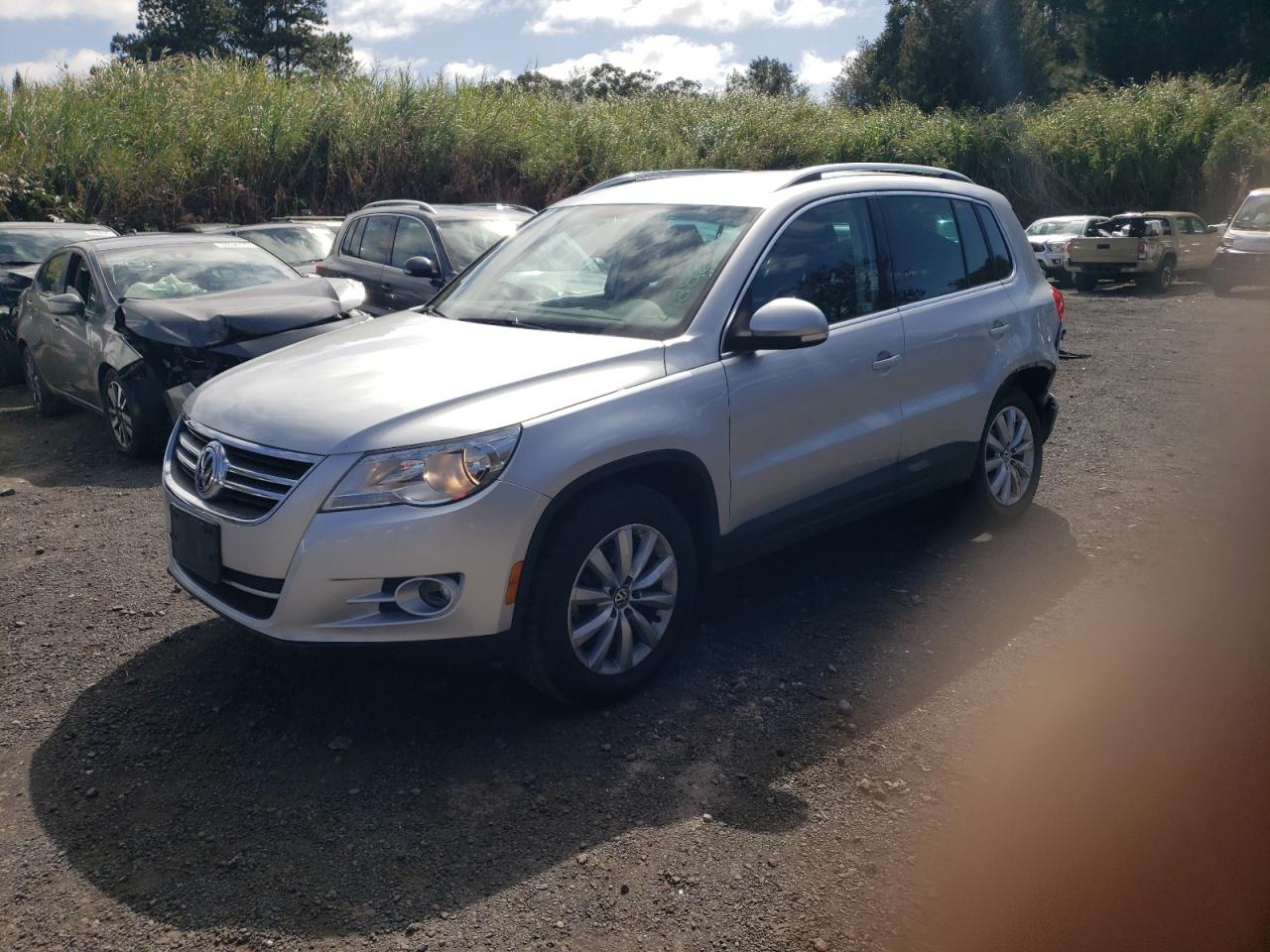 VOLKSWAGEN TIGUAN S 2011