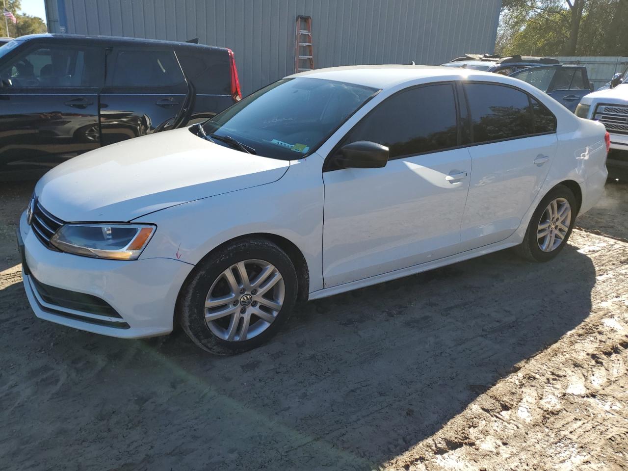 VOLKSWAGEN JETTA BASE 2015
