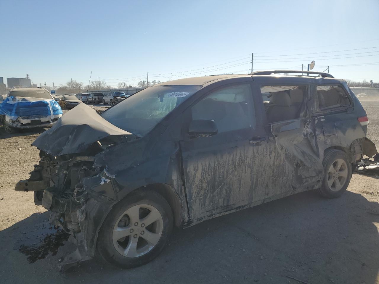 TOYOTA SIENNA 2011