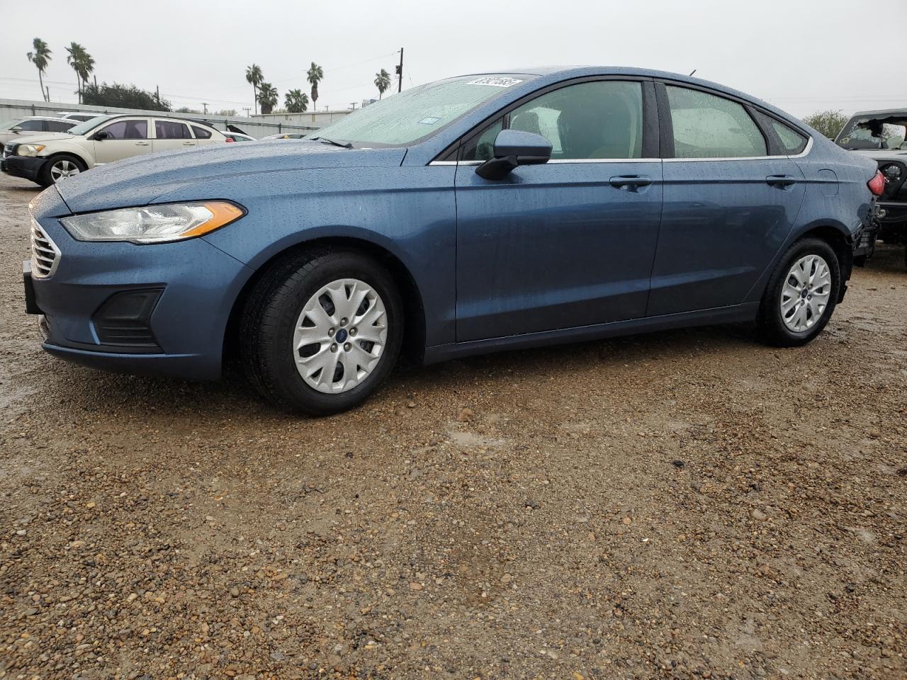 FORD FUSION S 2019