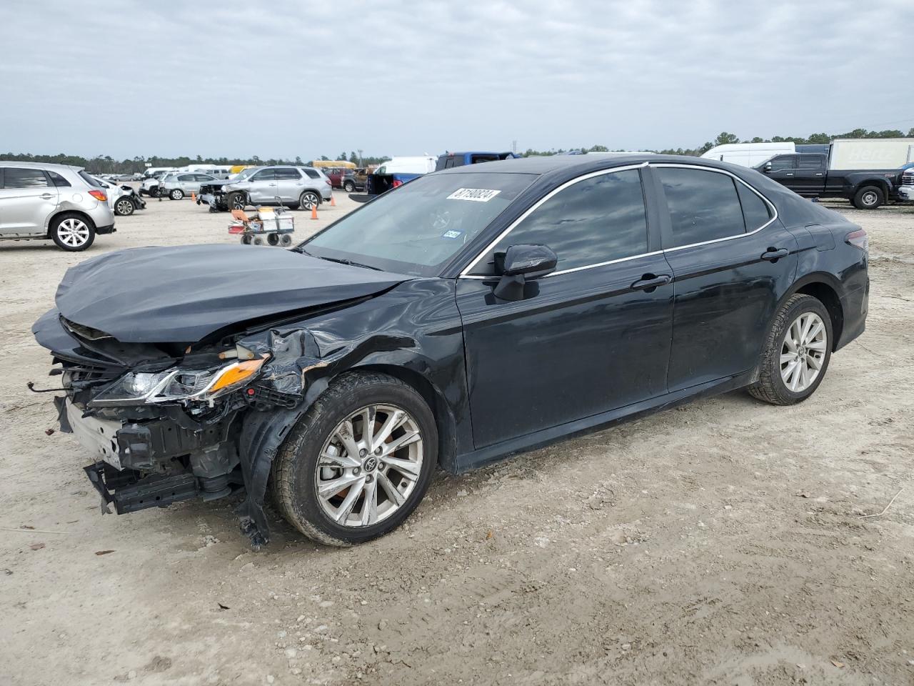 TOYOTA CAMRY LE 2022