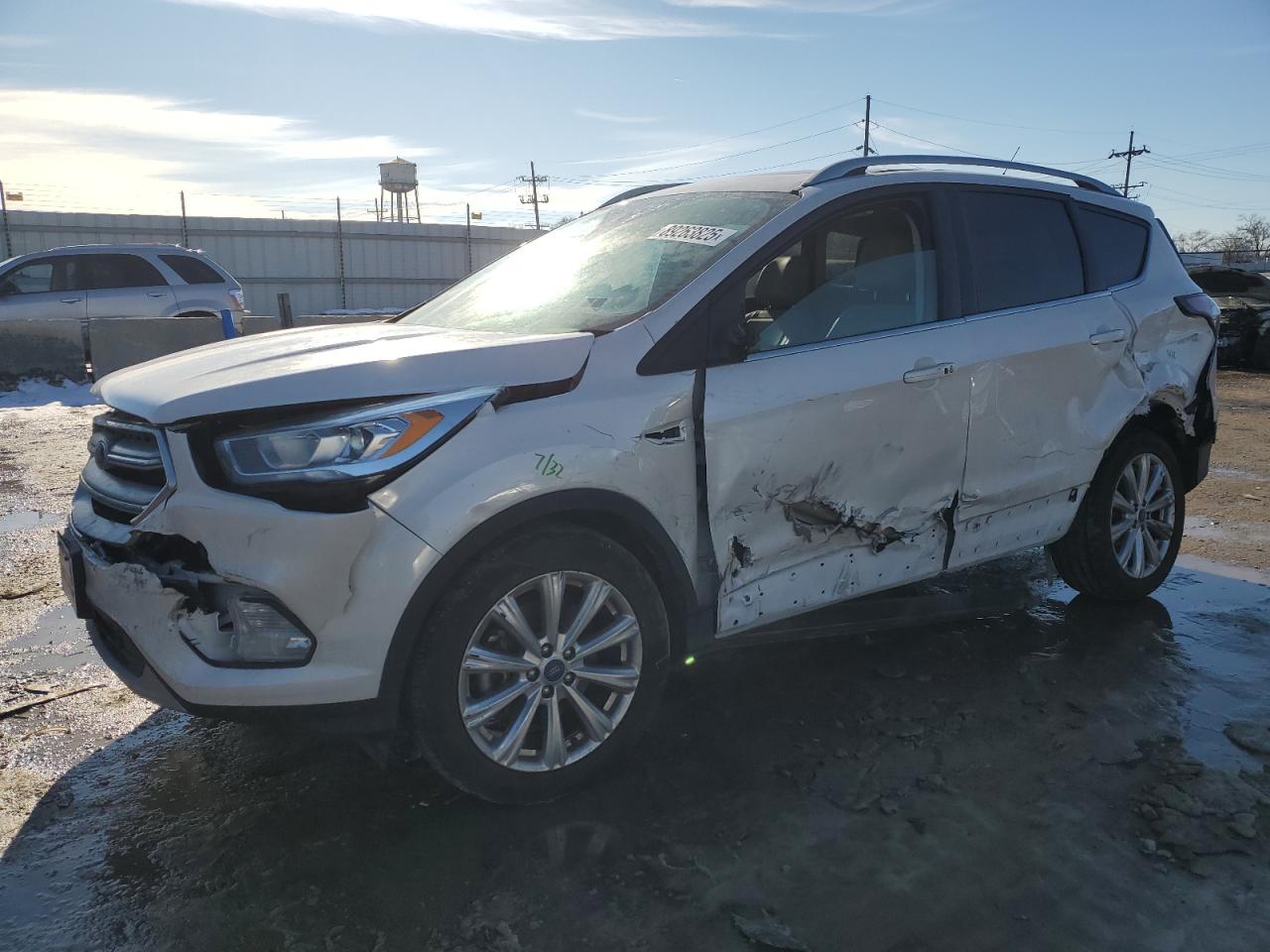 FORD ESCAPE TIT 2017