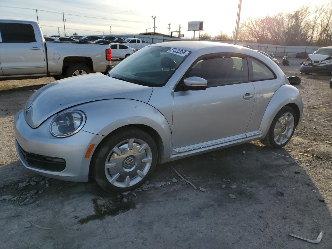VOLKSWAGEN BEETLE 2012
