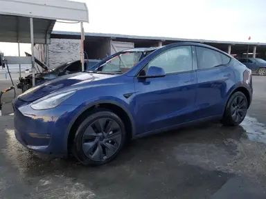 Tesla Model Y 2025