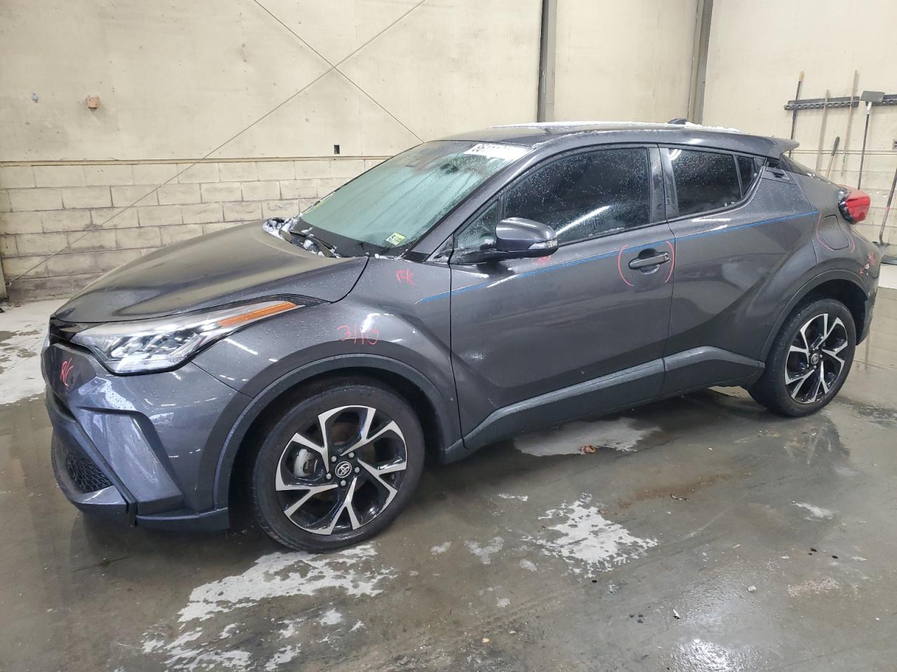 TOYOTA C-HR XLE 2021