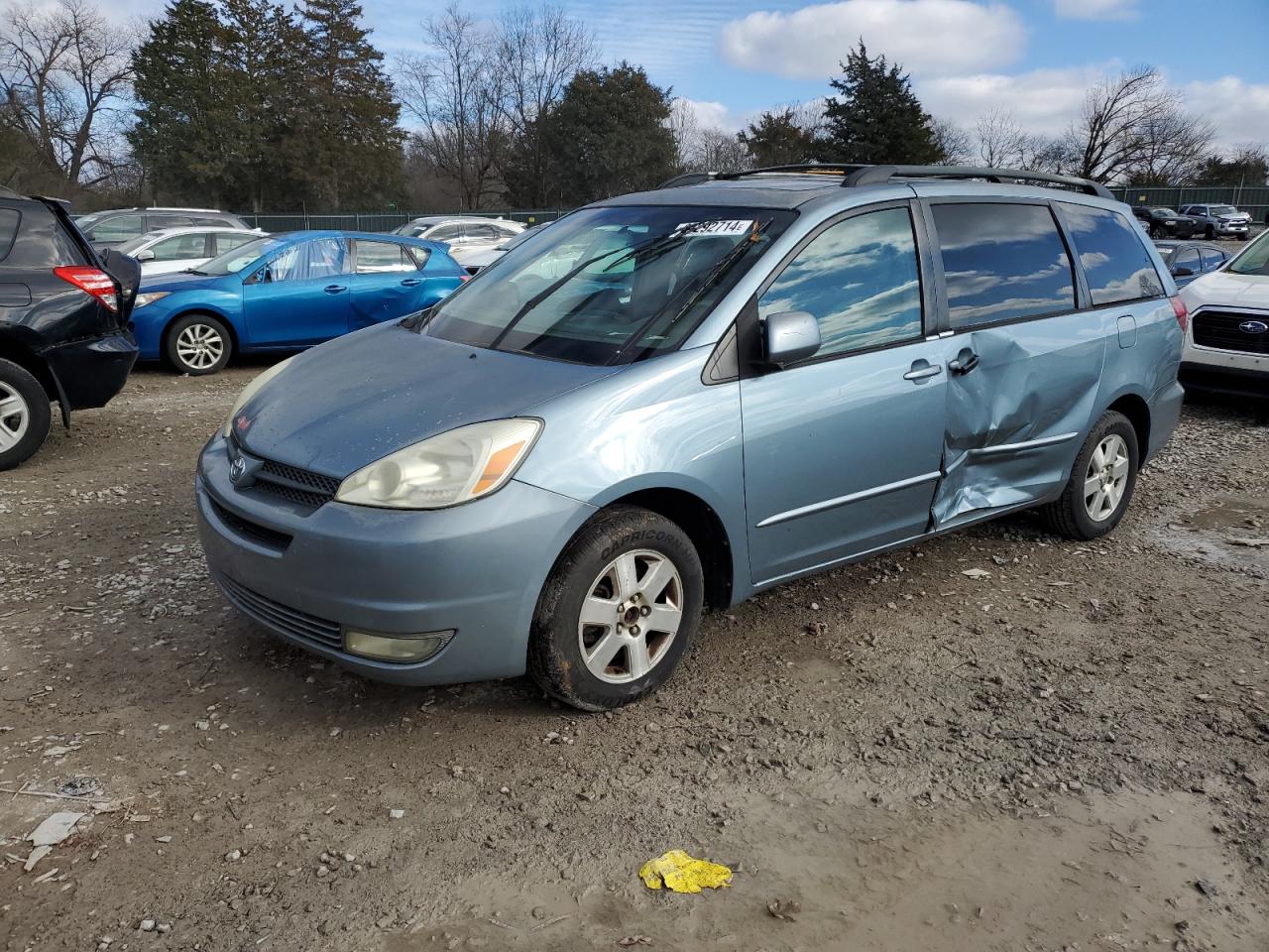 TOYOTA SIENNA XLE 2004