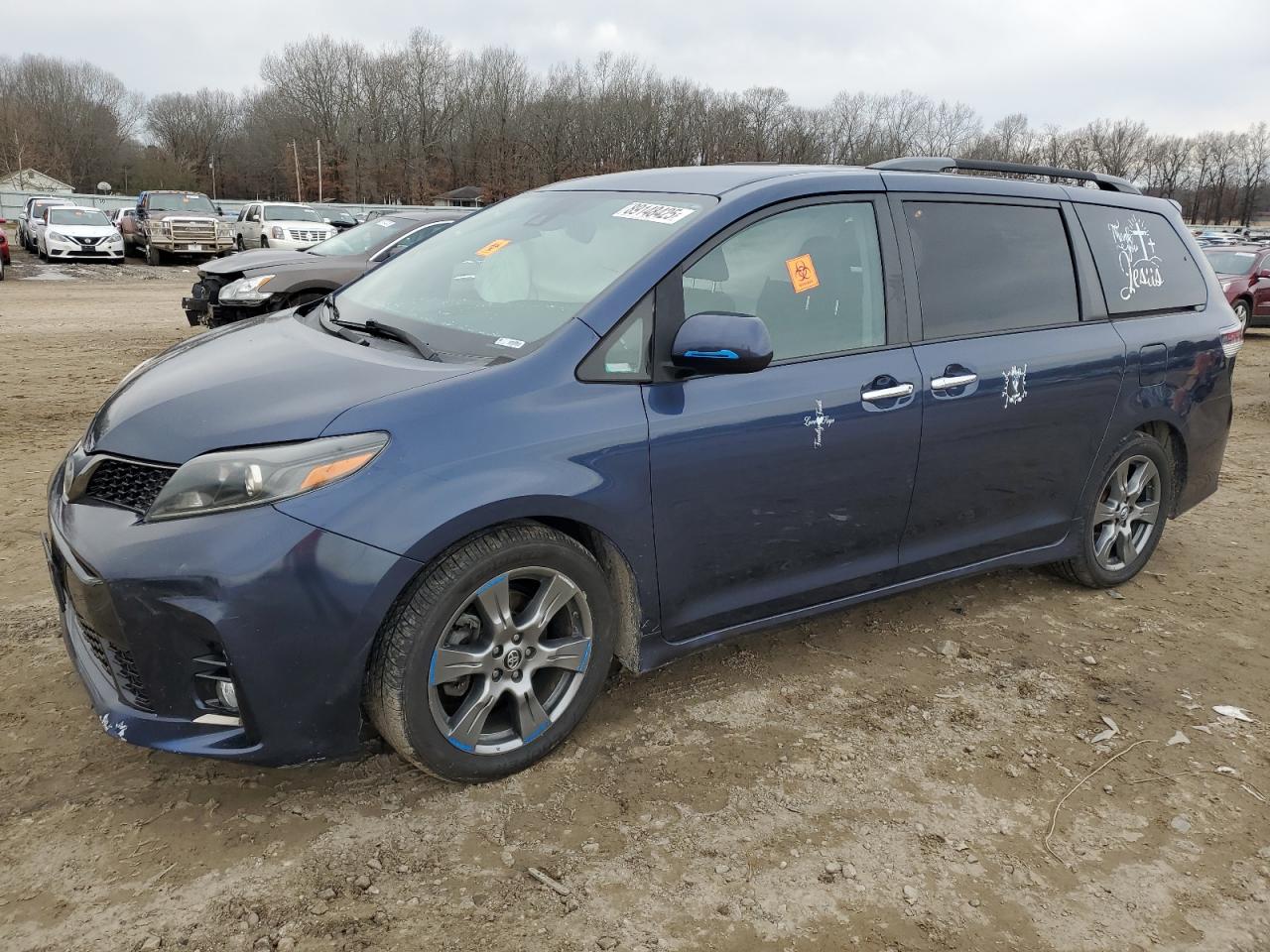 TOYOTA SIENNA SE 2018