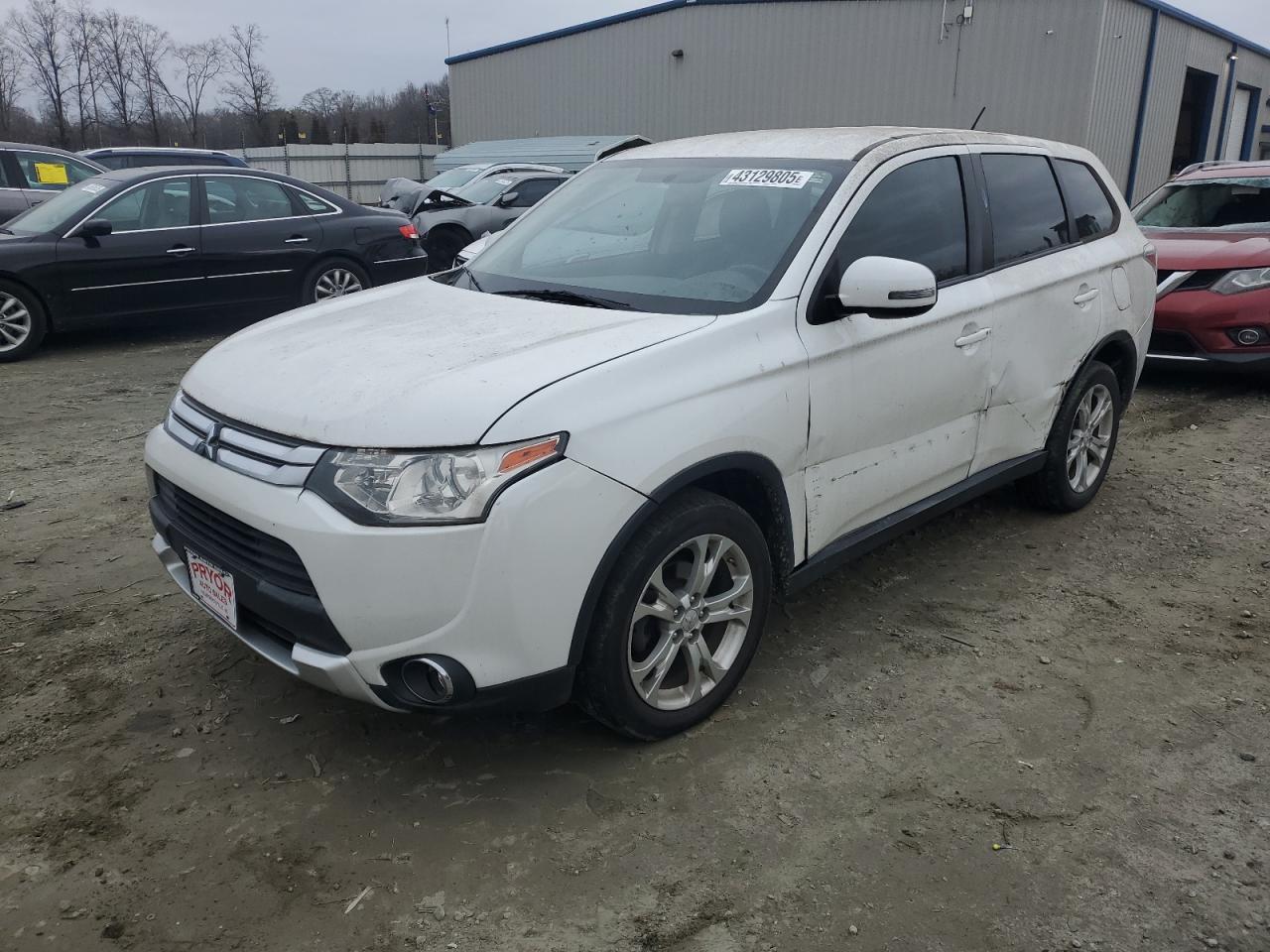 MITSUBISHI OUTLANDER 2015