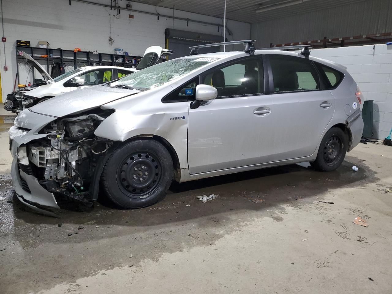 TOYOTA PRIUS V 2014